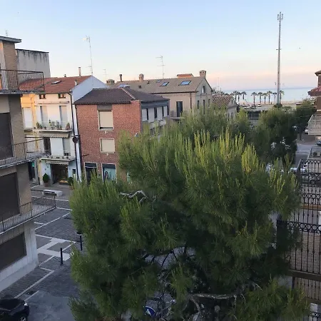 Centro E Mare * Porto SantʼElpidio